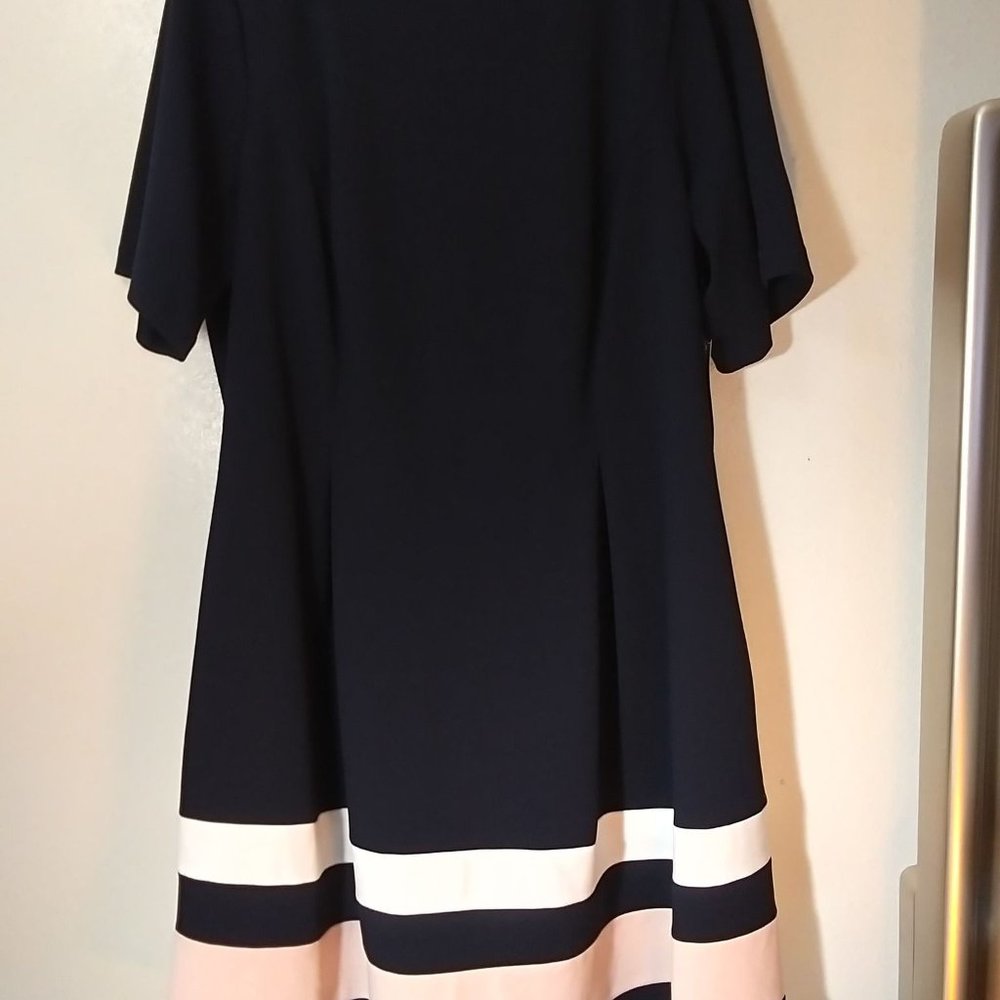 New Women's Short Sleeve Color Block Woven Dress - Picture 2 of 7